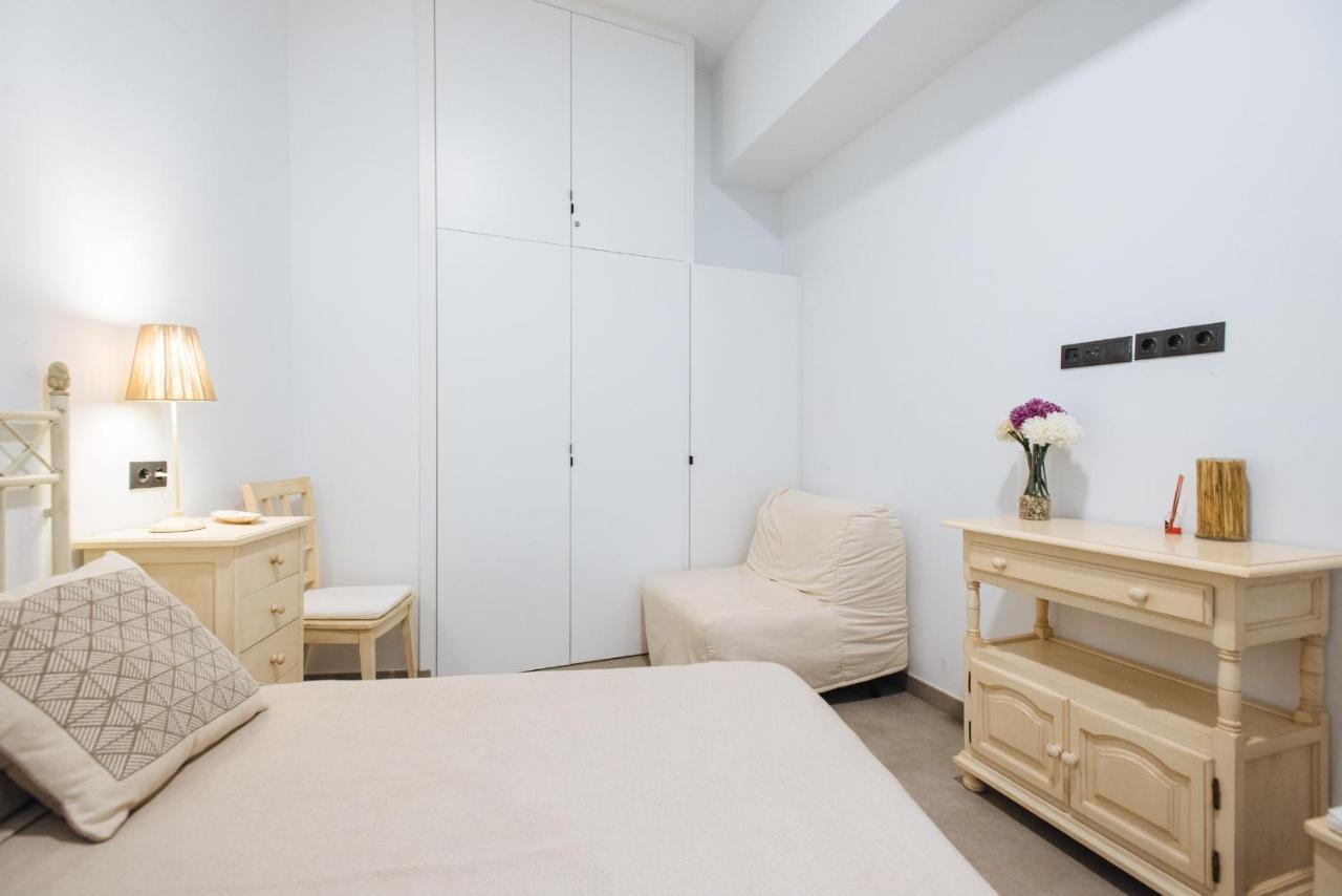 Apartamento Centrico En La Calle Cruz Verde, 10 Sevilla Kültér fotó